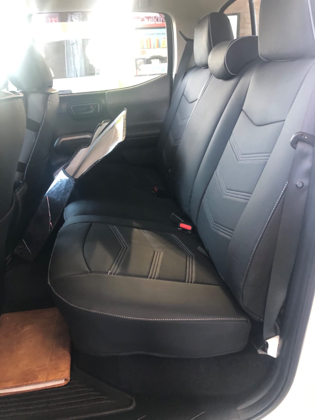 LUCKYMAN CLUB 2005-2023 Tacoma Seat Covers Full Set Waterproof leather for Tacoma Double/Crew Cab SR SR5 TRD Sport TRD Off-Road PreRunner Trims, with Waterproof Faux Leather All-enveloping, four seasons general, wear-resistant and scratch-resistant